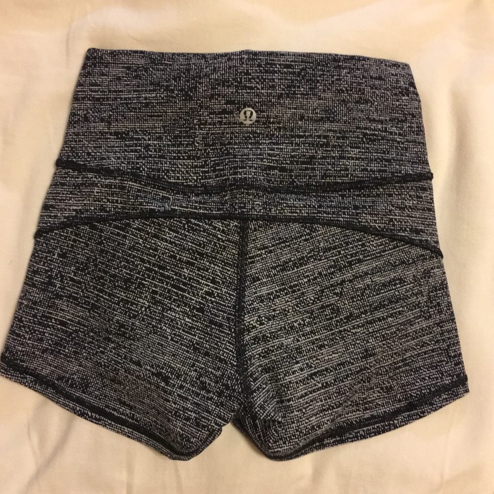 Lululemon In Movement Short Everlux 2.5” NWOT